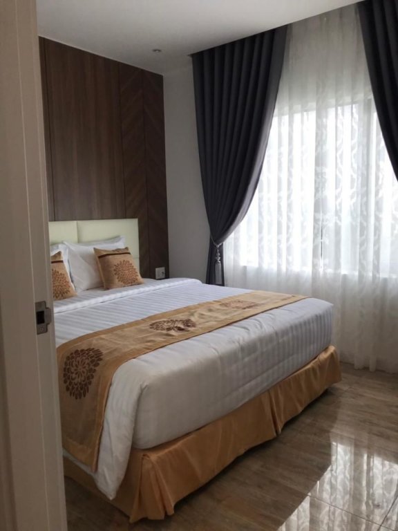 Тхузаумот: Elizabeth Hotel