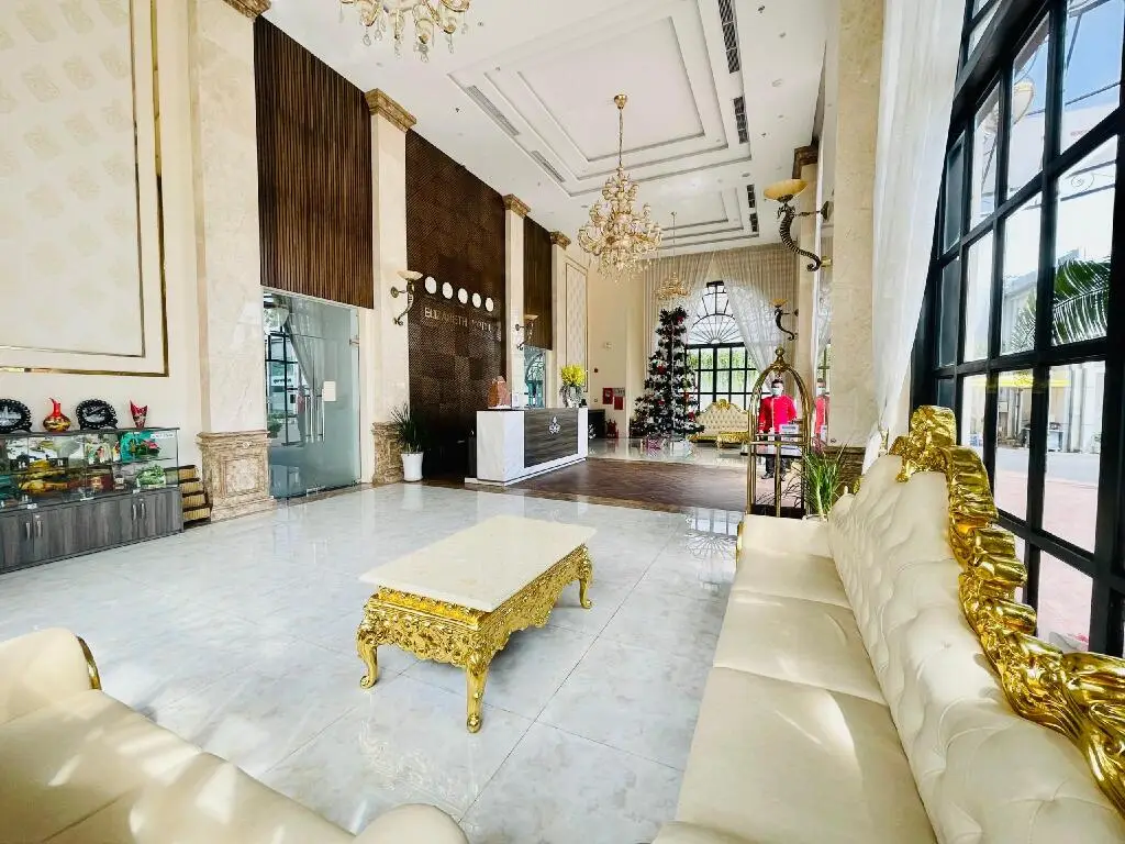 Тхузаумот: Elizabeth Hotel