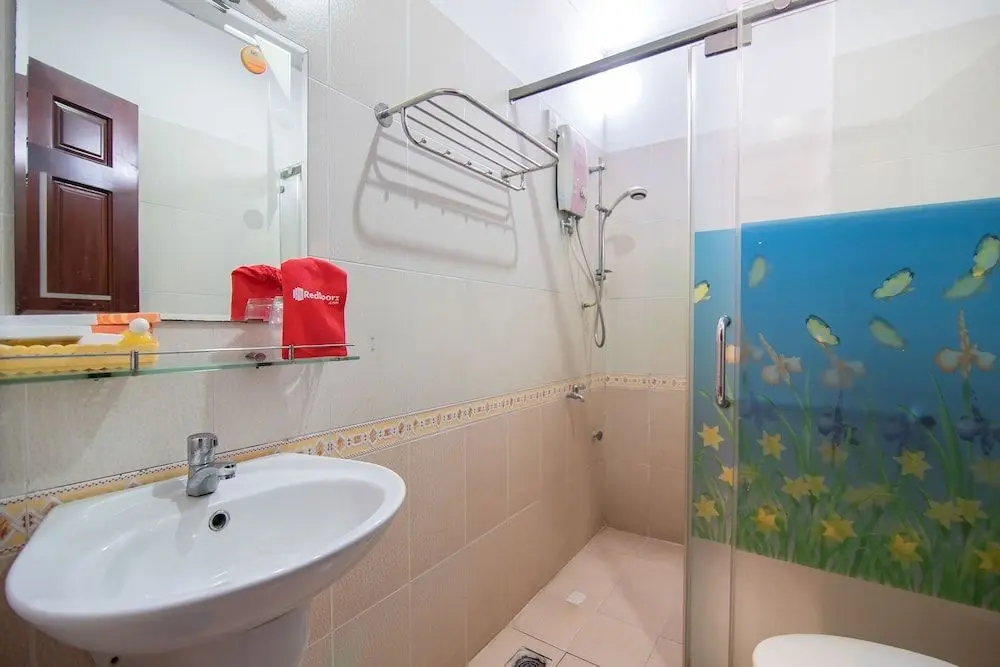 Ханой: RedDoorz near Tan Son Nhat Airport