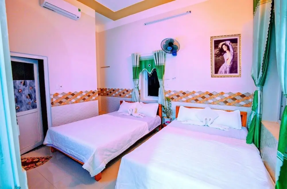 Ан Хи: Nha Nghi Loc Thinh