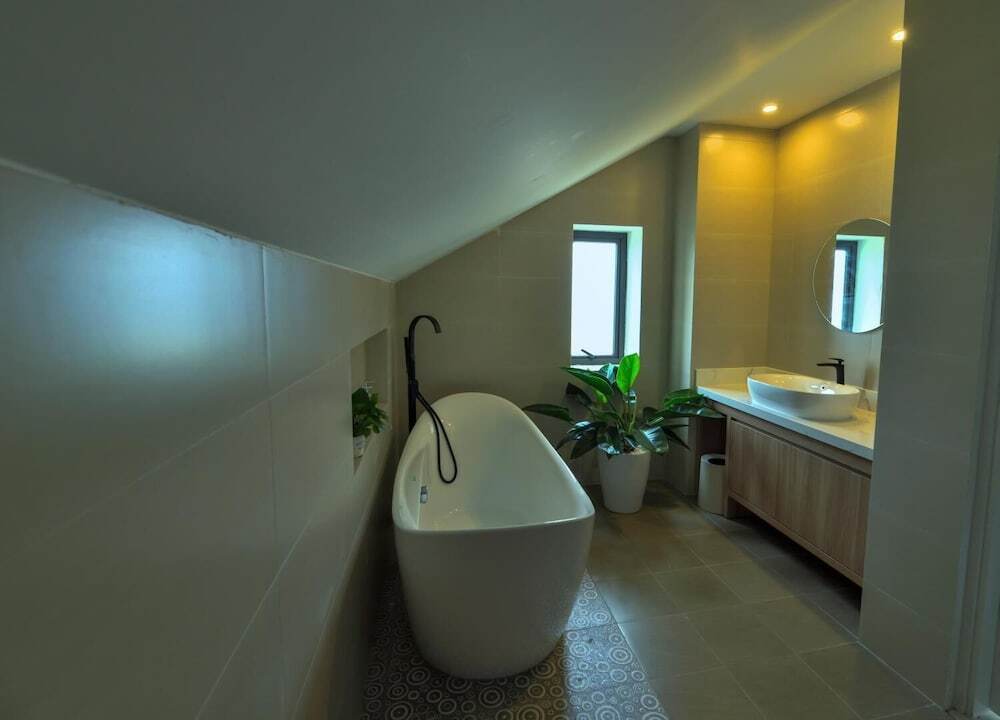 Халонг: Haradise Suite Villa