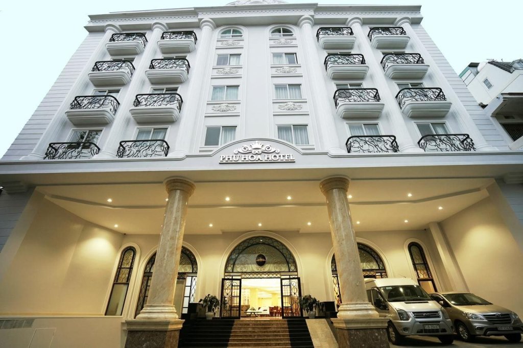 Sandals Lily Hotel — фото 1