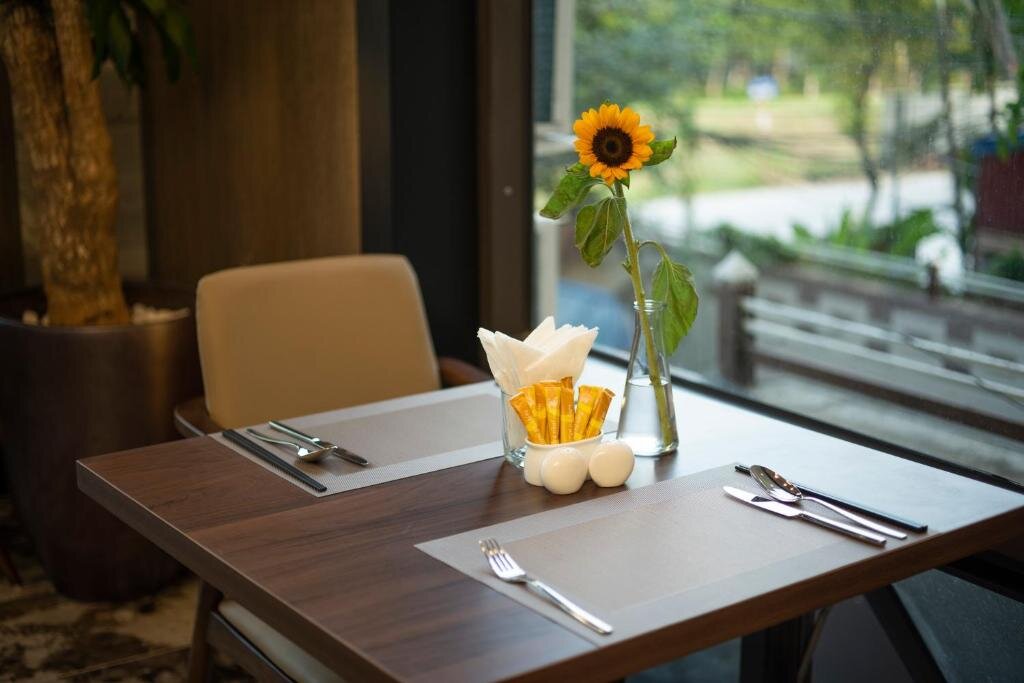 Хайфон: Zen Riverside Hotel & Residences