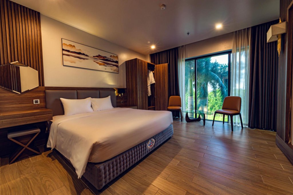 Хайфон: Zen Riverside Hotel & Residences
