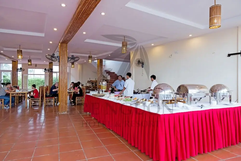Хатинь: Tre Nguon Hotel & Resort