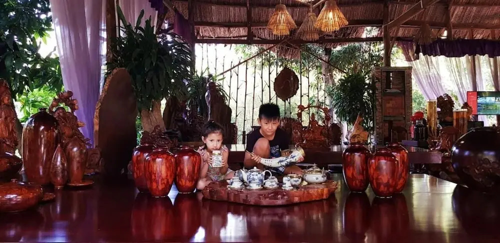 Тан-Мэй-Тай: Núi Cấm Resort