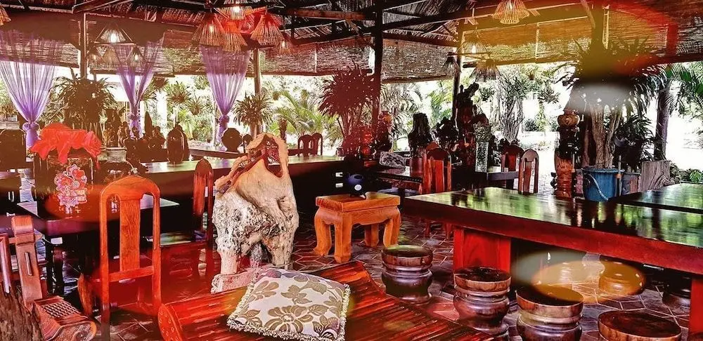 Тан-Мэй-Тай: Núi Cấm Resort
