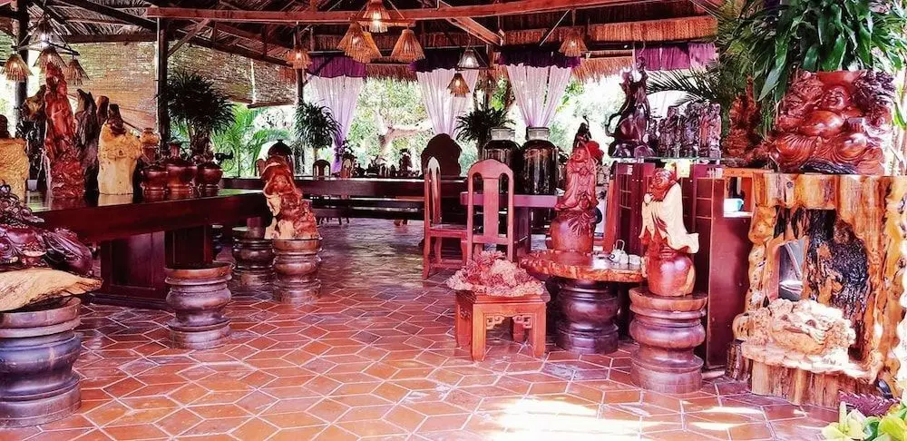 Тан-Мэй-Тай: Núi Cấm Resort