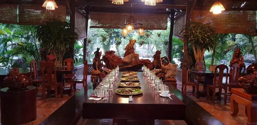 Тан-Мэй-Тай: Núi Cấm Resort