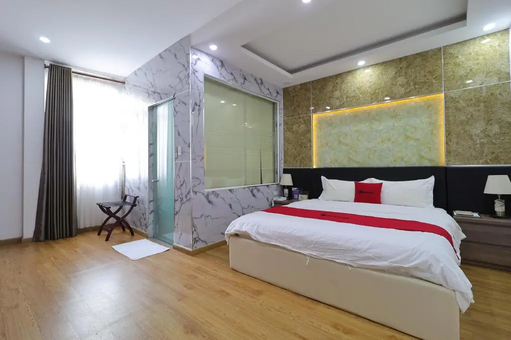 Хошимин: Vienna Hotel by OYO Rooms