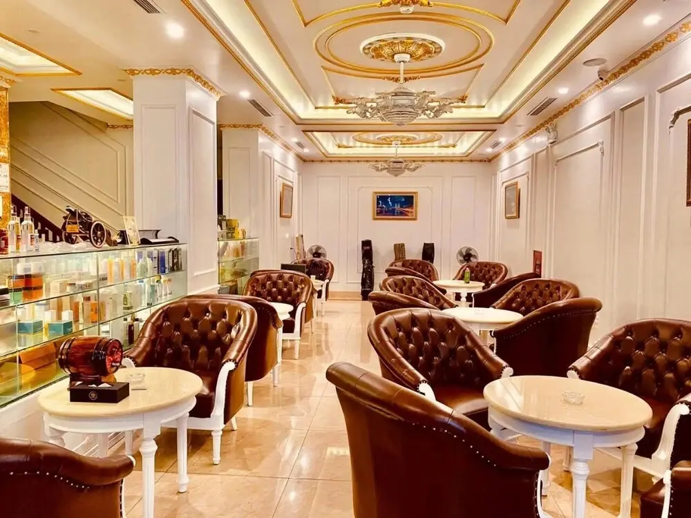 Бакнинь: Gold Business Hotel