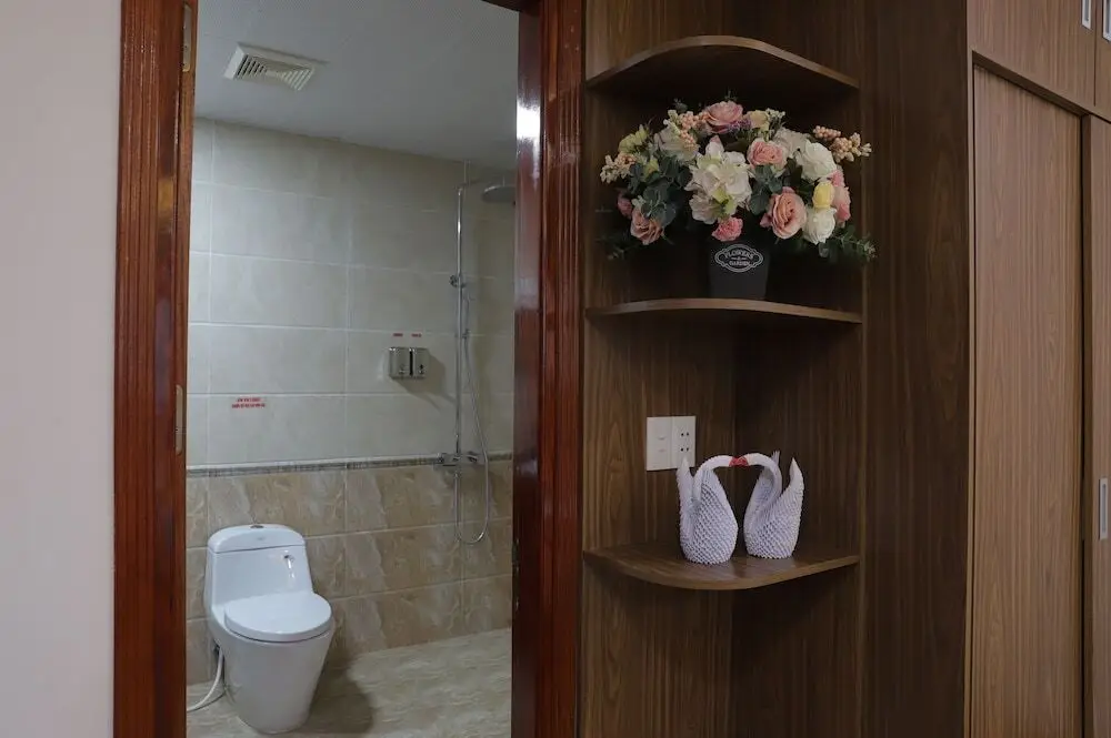 Бакнинь: Amy Hotel