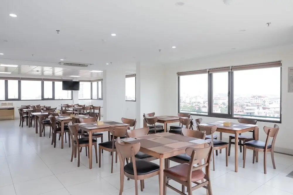 Бакнинь: Amy Hotel