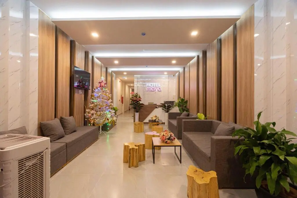 Консон: Maya Hotel