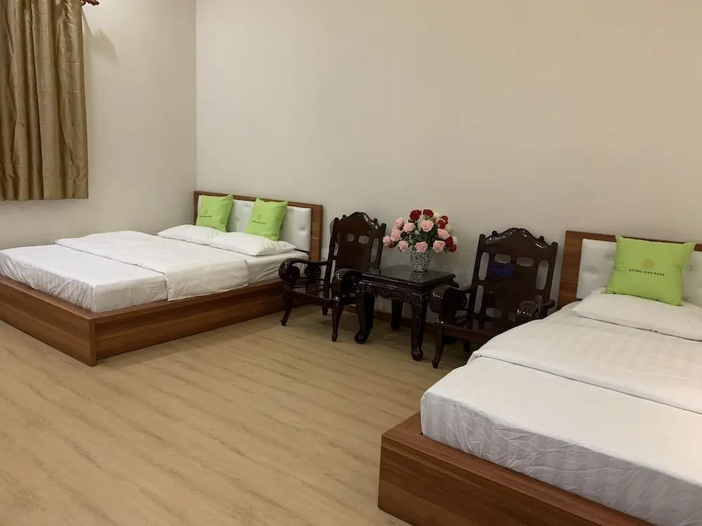Виньлонг: Khách Sạn Không Gian Xanh