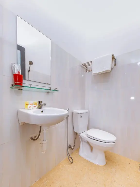 Ваннинь: Oyo 727 Hoang Giang Hotel