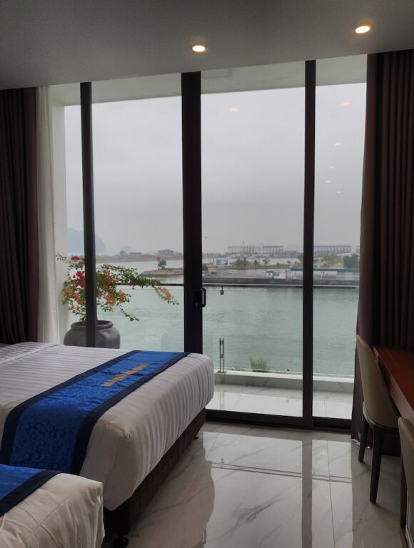 Халонг: Ha Long Land Hotel