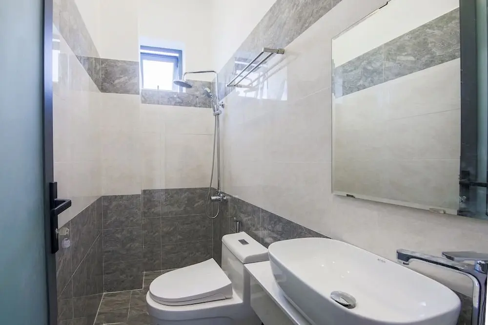 Далат: Oyo 671 Ez'S House Hotel