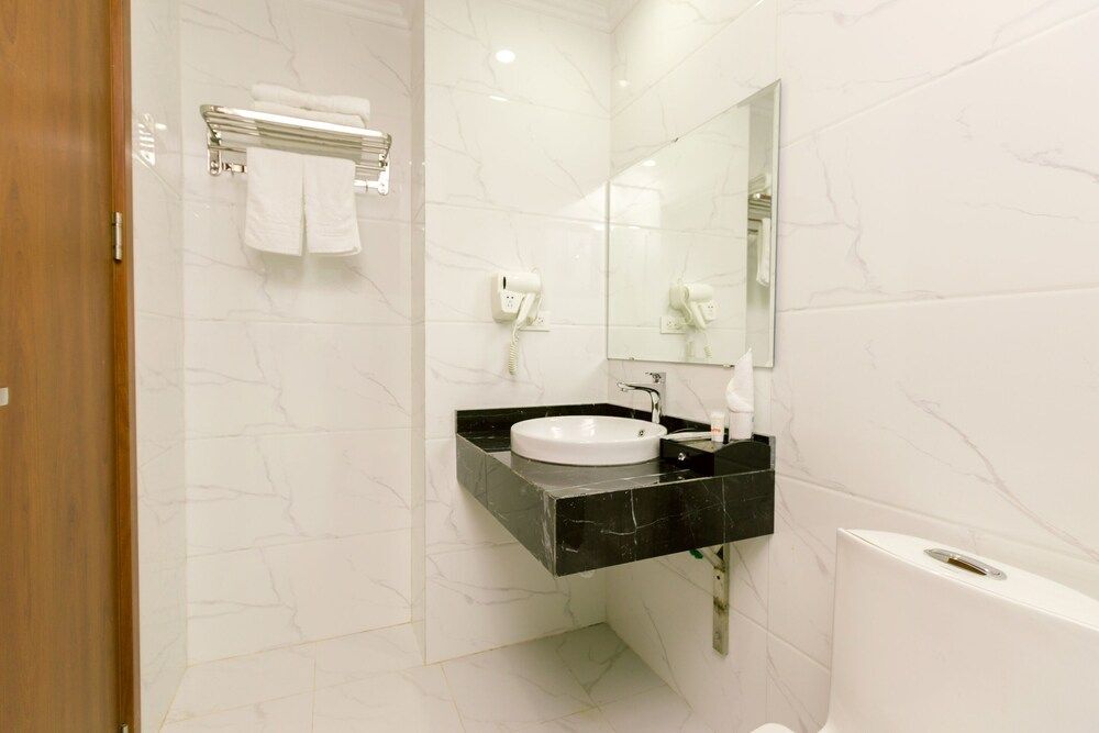 Халонг: Oyo 759 Phuong Huy Ha Long Hotel