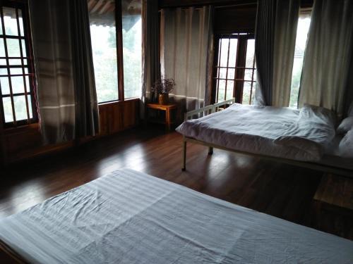 Шапа: Toce House