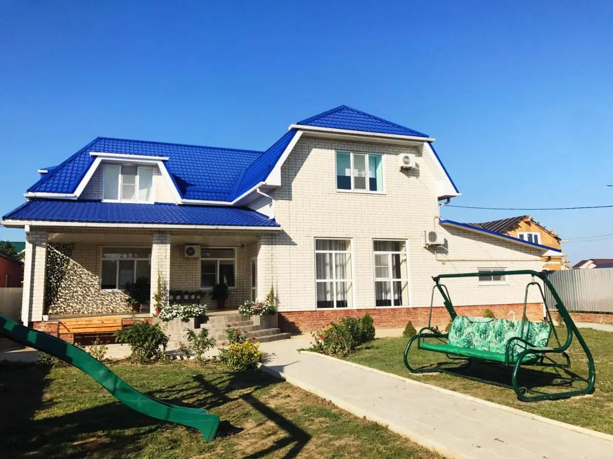 Кучугуры: Guest house Lazurnyy