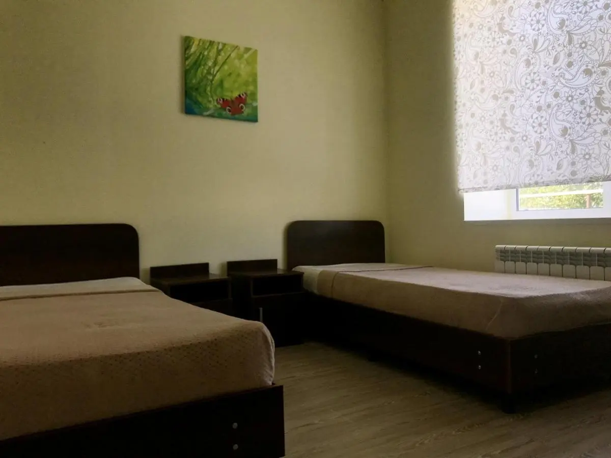 Кучугуры: Guest house Lazurnyy
