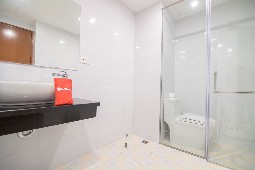 Ханой: RedDoorz Plus near Van Mieu Quoc Tu Giam
