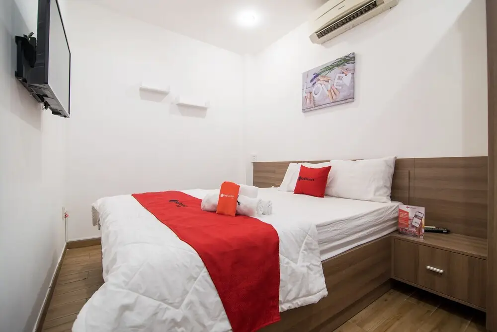 Reddoorz Plus Near Tan Dinh Market — фото 1