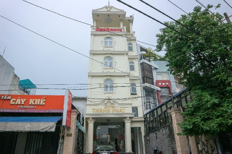 RedDoorz Premium @ Nguyen Oanh Street — фото 1