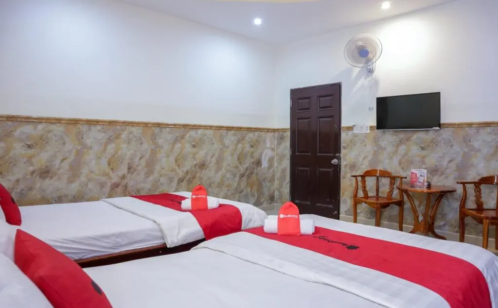 Хошимин: Reddoorz Plus Near Mien Tay Bus Station 2