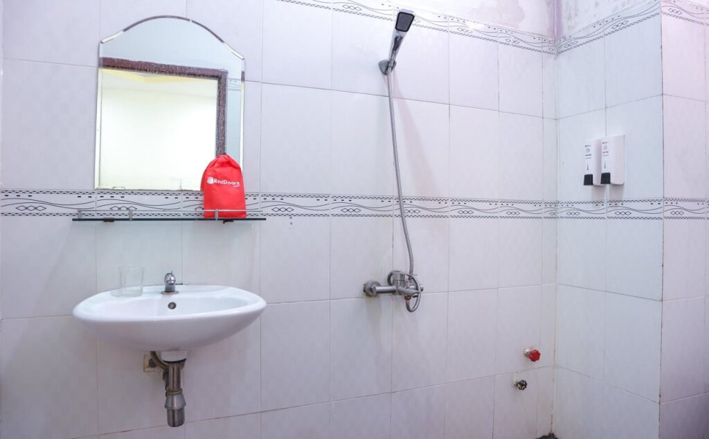 Хошимин: Reddoorz Plus Near Mien Tay Bus Station 2