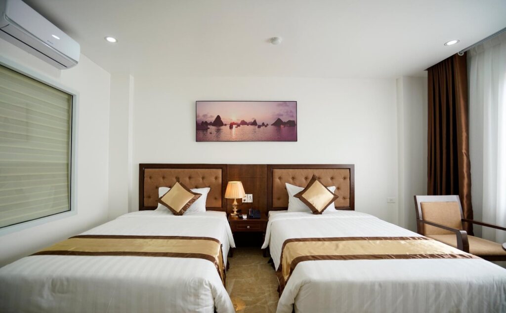 Халонг: Halong Centrica Hotel