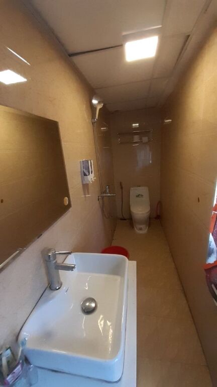 Ханой: Oyo 1000 Az Hotel