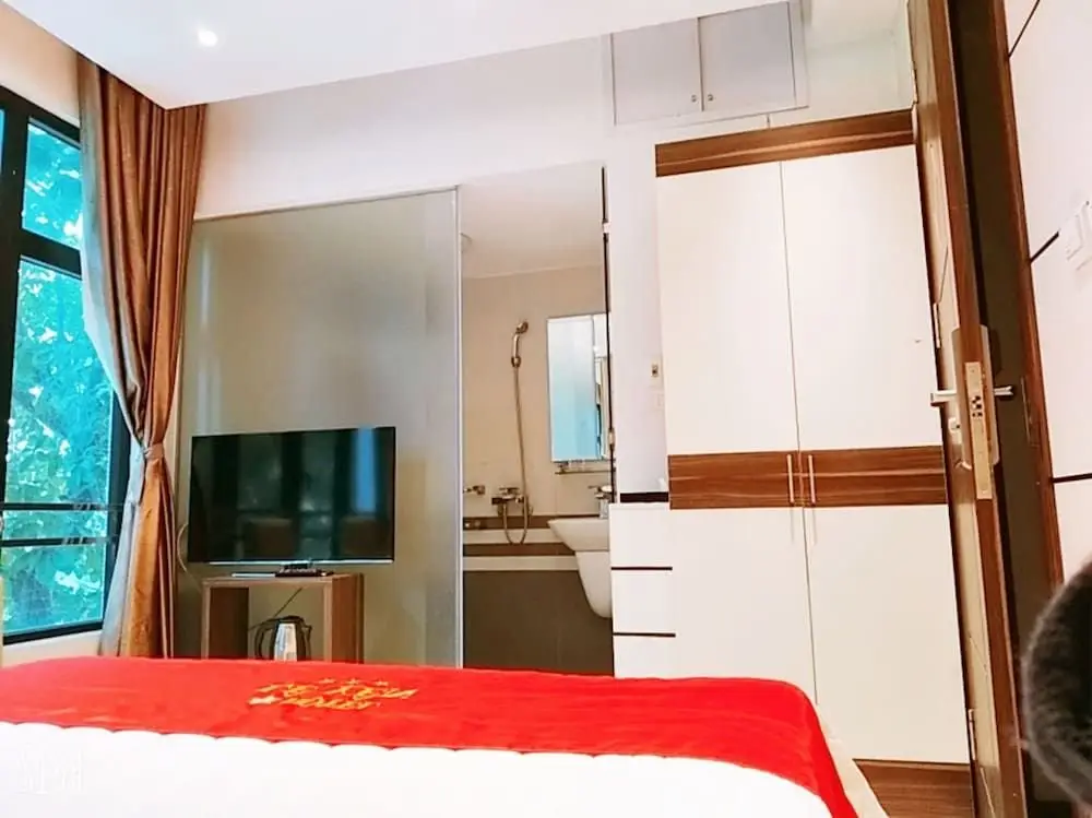 Ханой: OYO 1031 Le Yen Hotel near Thien Duc Hospital