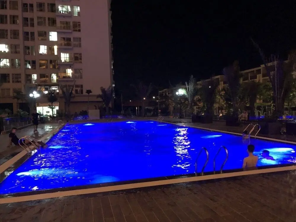 Халонг: Ha Long Bayview 2br Apartment -009