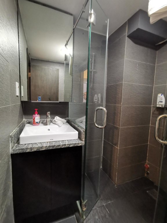 Хошимин: Sunshine Lofts with balcony 5 min to Bui Vien