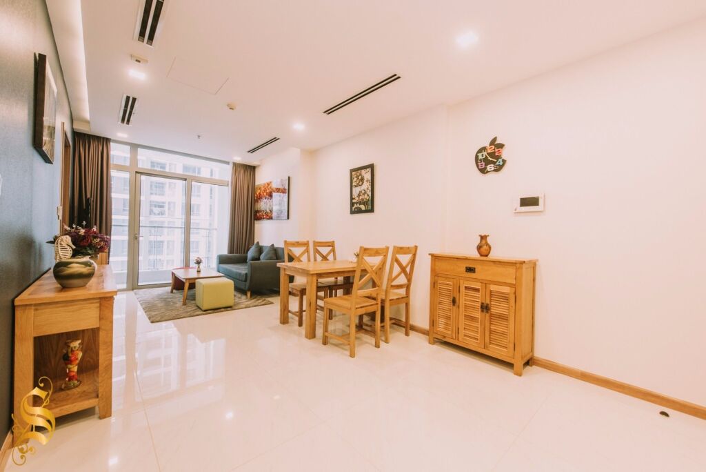 Central Park 2 Bedroom Apartment — фото 1