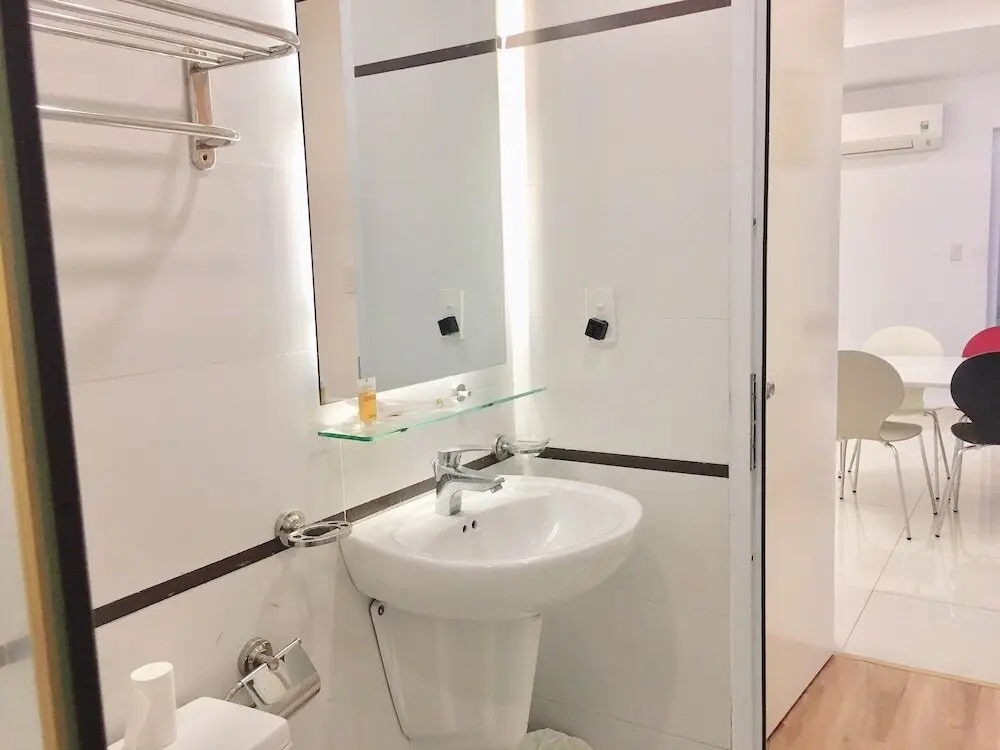 Хошимин: Modern Apartment in Scenic Valley Phu My Hung D7