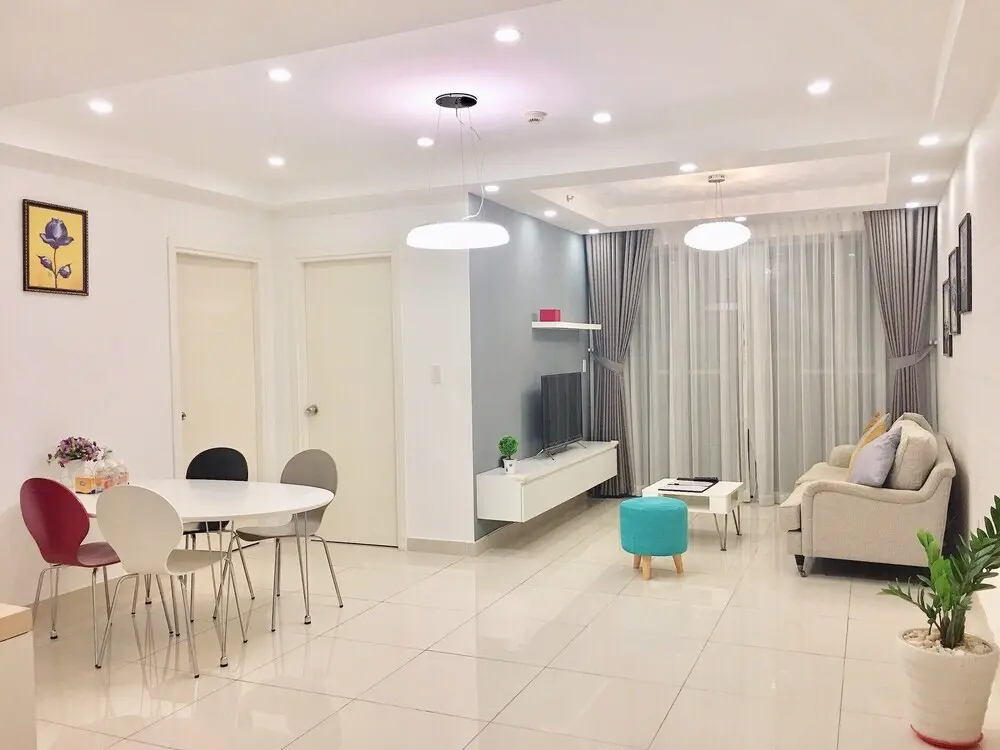 Хошимин: Modern Apartment in Scenic Valley Phu My Hung D7