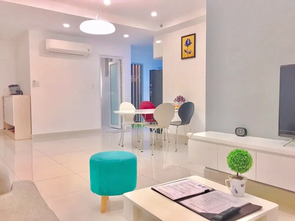 Хошимин: Modern Apartment in Scenic Valley Phu My Hung D7