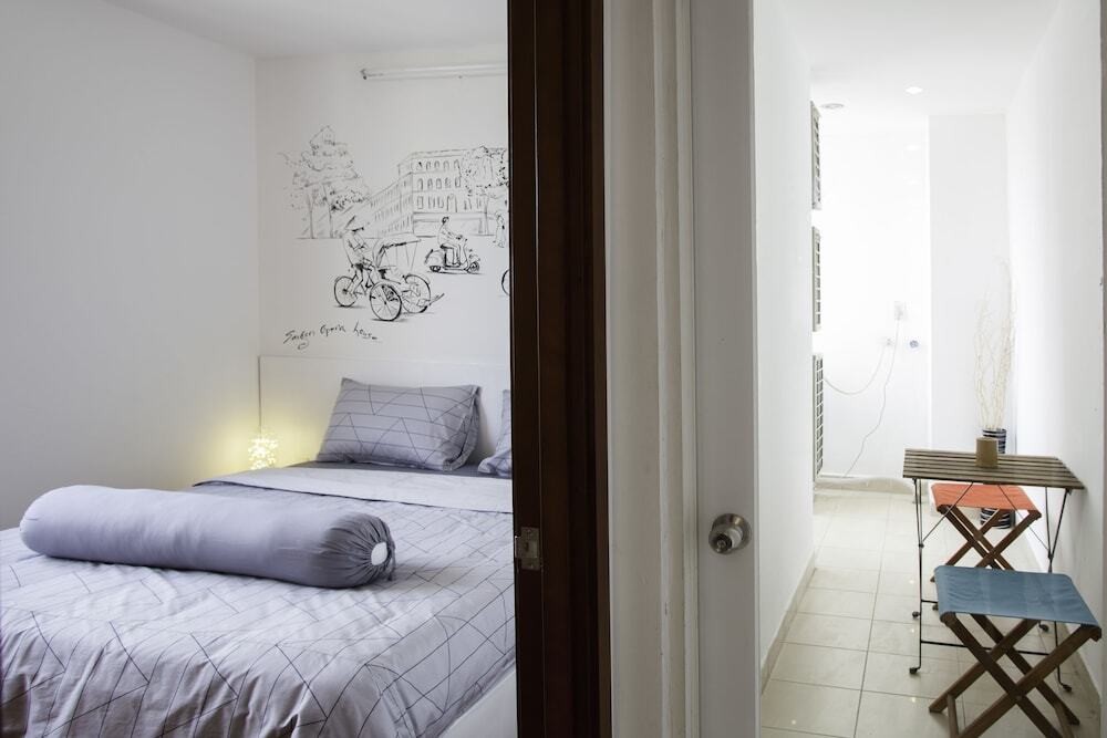 Хошимин: Le Soleil Central River View 3BR Apartment