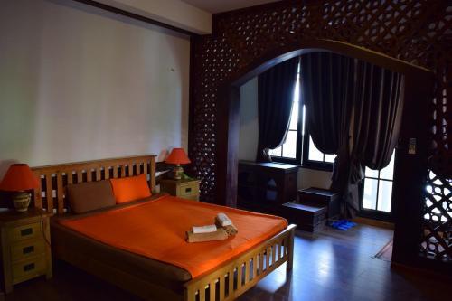 Контум: Hnam Chang Ngeh Hospitality training center, guest house, restaurant & bar