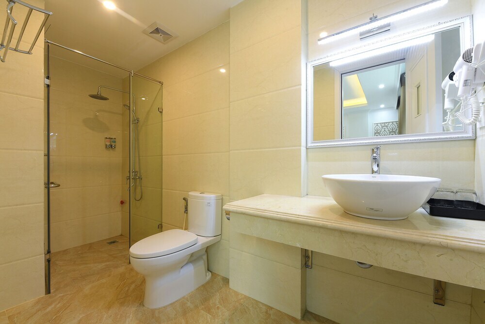 Ханой: Diamond Hotel by OYO Rooms