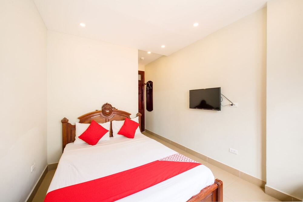 Ханой: Nhue Giang Hotel by OYO Rooms
