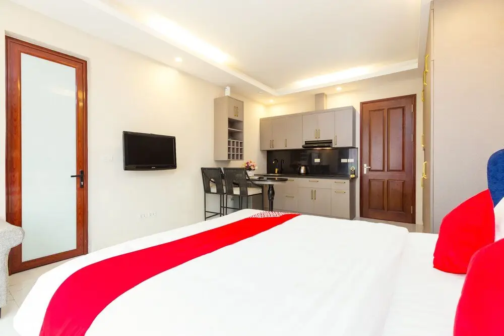 Ханой: Aisha Hotel And Apartment by OYO Rooms
