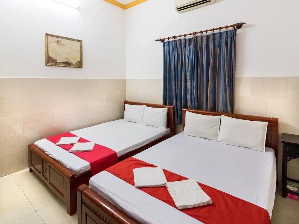 Хошимин: Huong Hotel by OYO Rooms