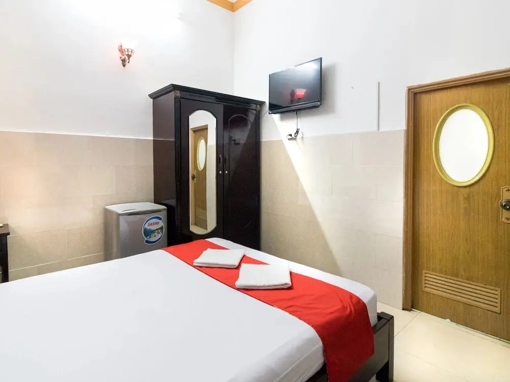 Хошимин: Huong Hotel by OYO Rooms