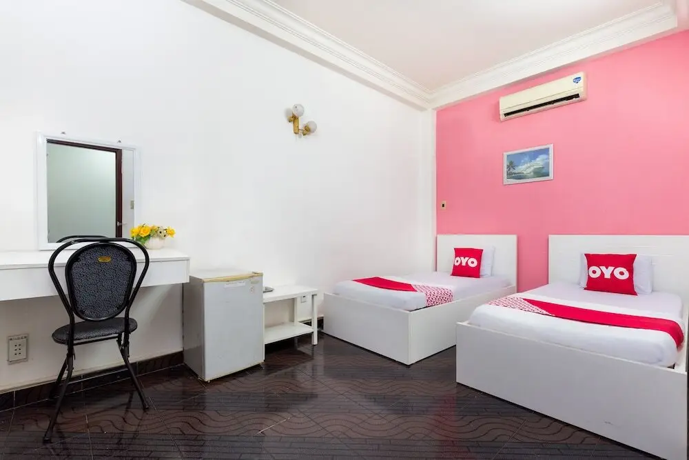 Хошимин: Hoang Linh Hotel by OYO Rooms
