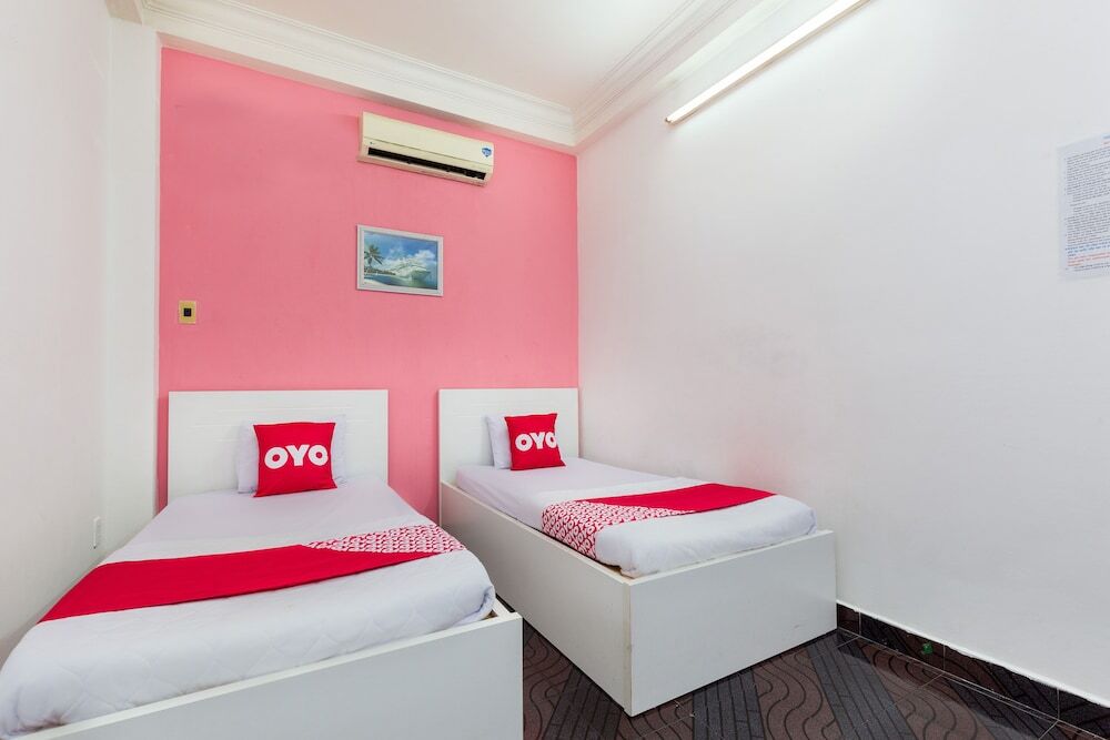 Хошимин: Hoang Linh Hotel by OYO Rooms