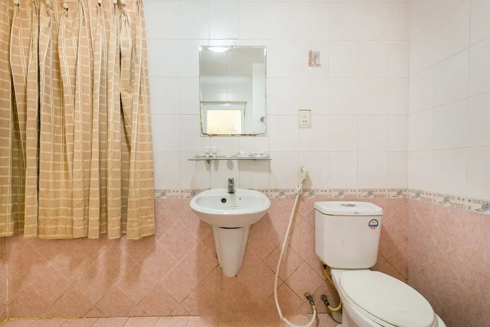 Хошимин: Long Phung Hoang Hotel by OYO Rooms